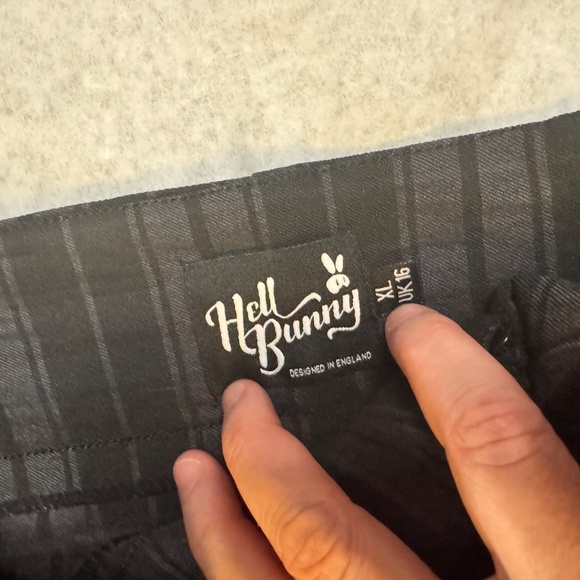 HELL BUNNY COBAIN CAPRIS Size XL Size Sold out online! Like New! - Picture 8 of 8